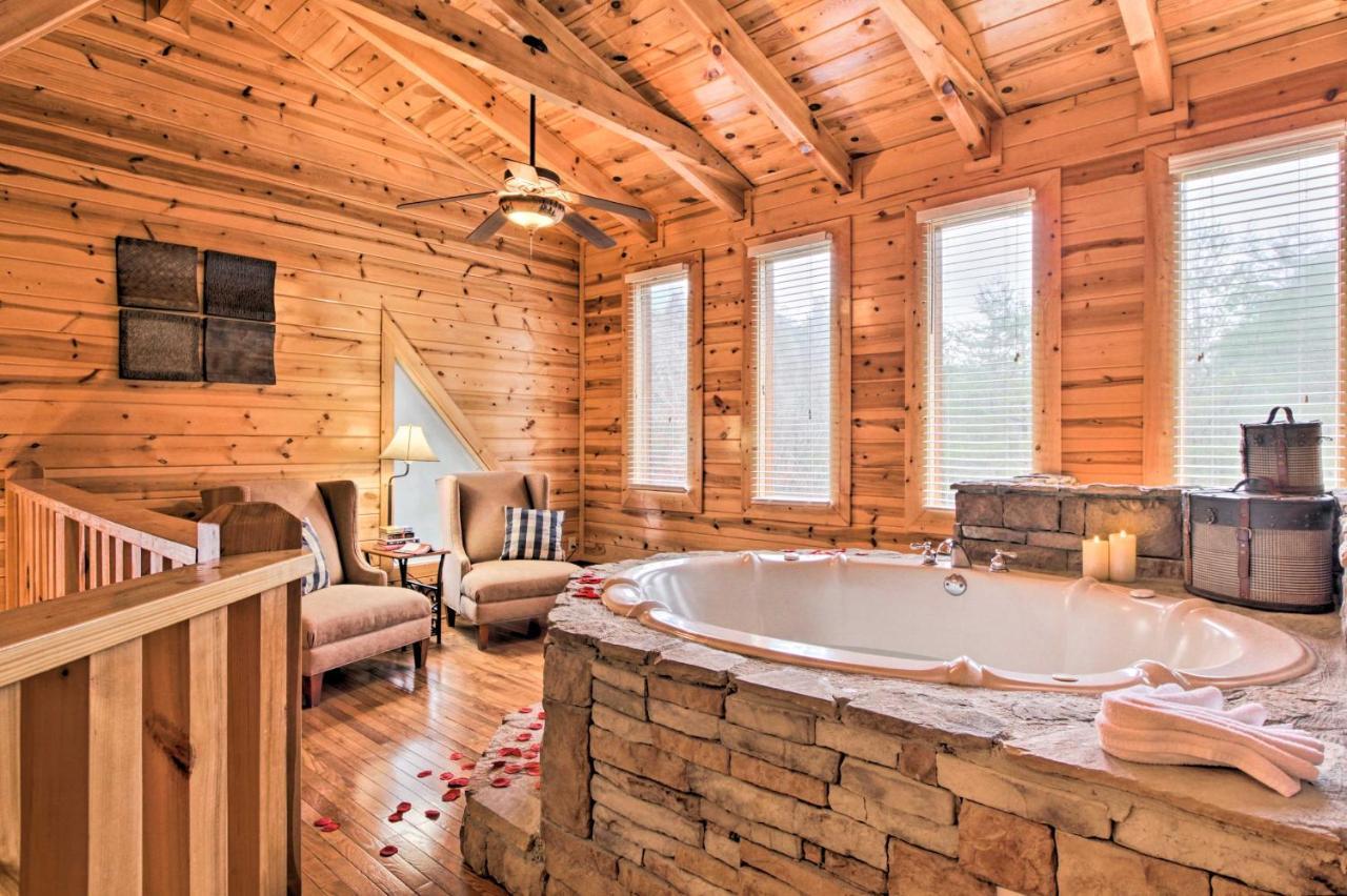 Cabin With Hot Tub About 2 Mi To Island In Pigeon Forge! Buitenkant foto