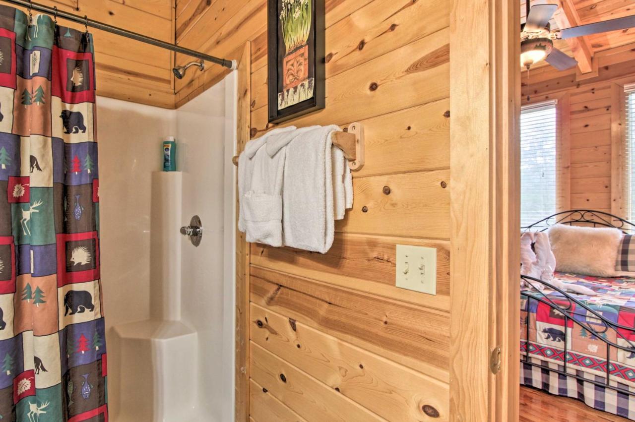 Cabin With Hot Tub About 2 Mi To Island In Pigeon Forge! Buitenkant foto