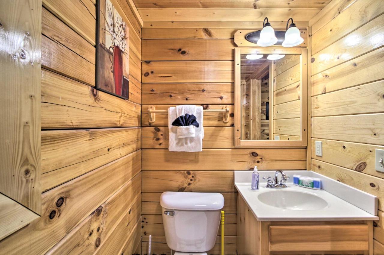 Cabin With Hot Tub About 2 Mi To Island In Pigeon Forge! Buitenkant foto